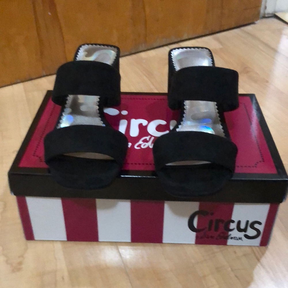 Circus by Sam Edelman Black heel sandals.